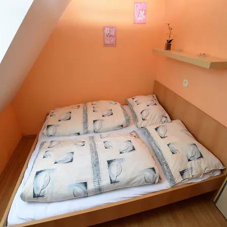 In M D Nec With Terrace, Cleaning Included * Medenec