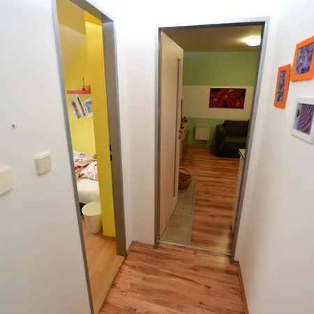 度假居 In M D Nec With Terrace, Cleaning Included *